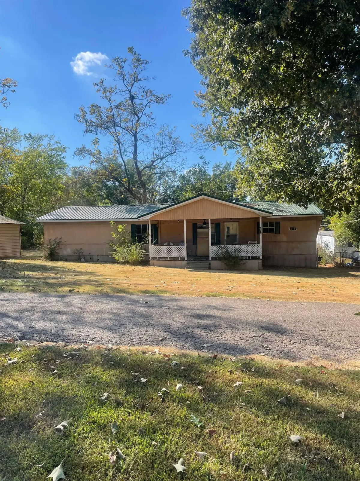 55 STAFFORD LN, Saltillo, TN 38370 - #1