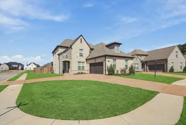 9748 JACKSON RUN LN, Cordova, TN 38018