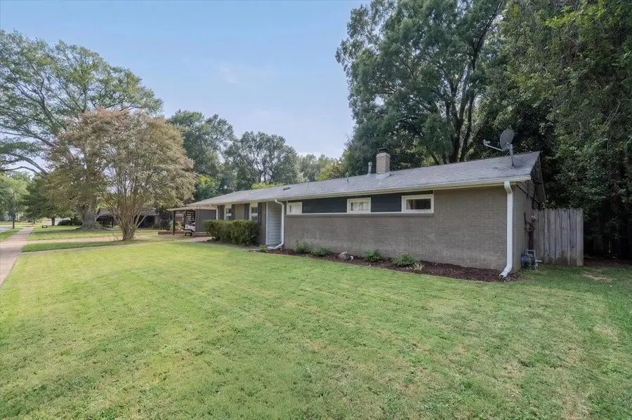 1065 IVY RD, Memphis, TN 38117 - #2