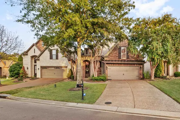 886 WINTER LEAF DR, Cordova, TN 38018