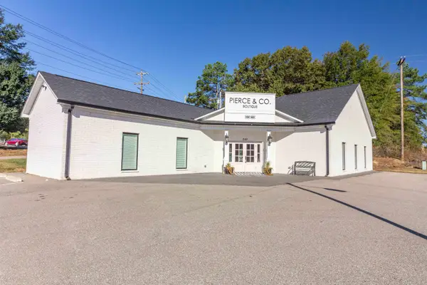 849 MULBERRY AVE, Selmer, TN 38375
