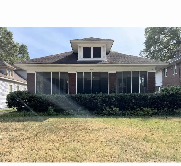 2013 YOUNG AVE, Memphis, TN 38104
