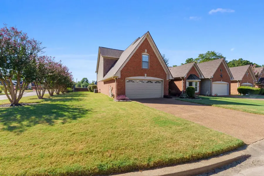 4011 MUIRFIELD DR, Memphis, TN 38125 - #2