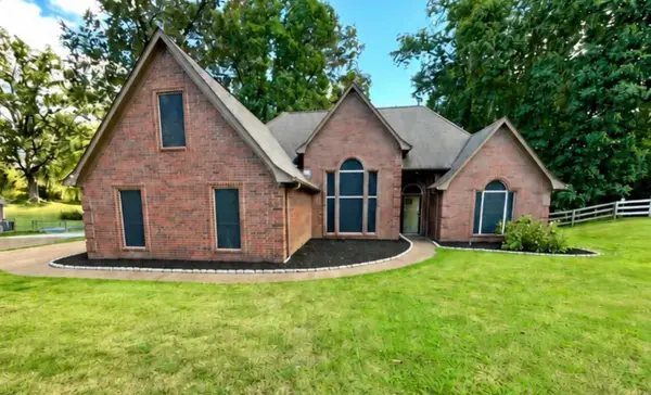 90 COUNTRY FOREST DR, Oakland, TN 38060