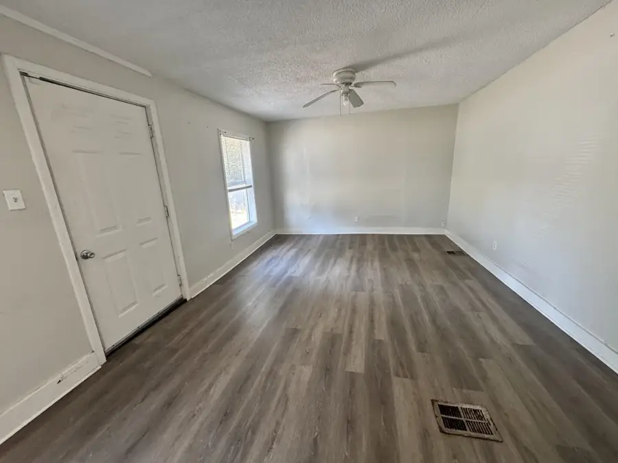 433 BLANCHE RD, Memphis, TN 38109 - #3