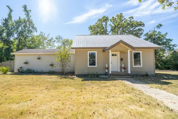 255 OAK ST, Savannah, TN 38372
