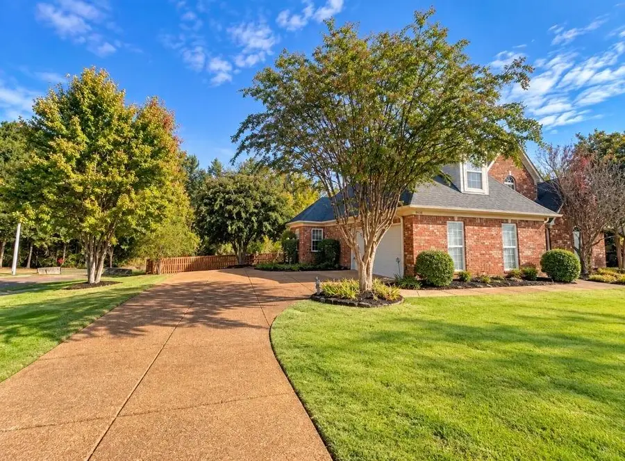 8858 CARRIAGE CREEK RD, Bartlett, TN 38002 - #2