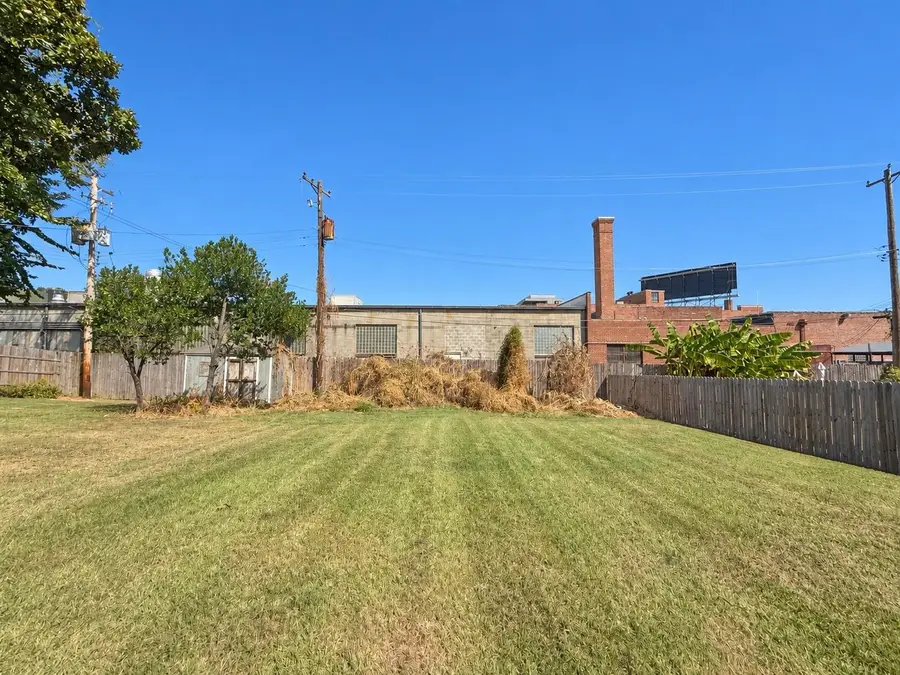 1542 MONROE AVE, Memphis, TN 38104 - #3