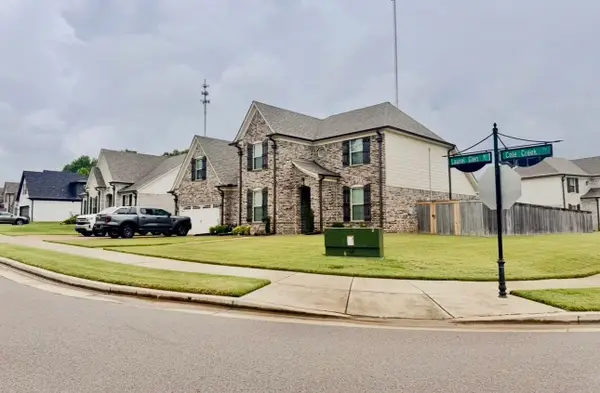 195 N LAUREL GLEN DR N, Oakland, TN 38060