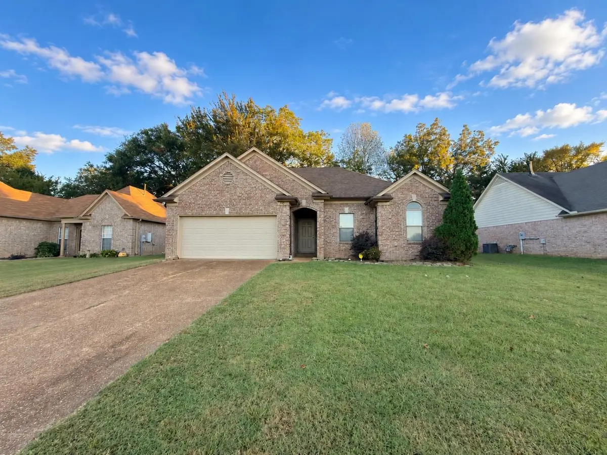 295 VILLAGE DR, Oakland, TN 38060 - #1