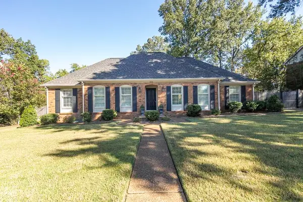 8578 SANDPOINT DR, Germantown, TN 38139
