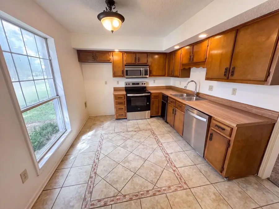 3798 FERN RIDGE RD, Memphis, TN 38115 - #2