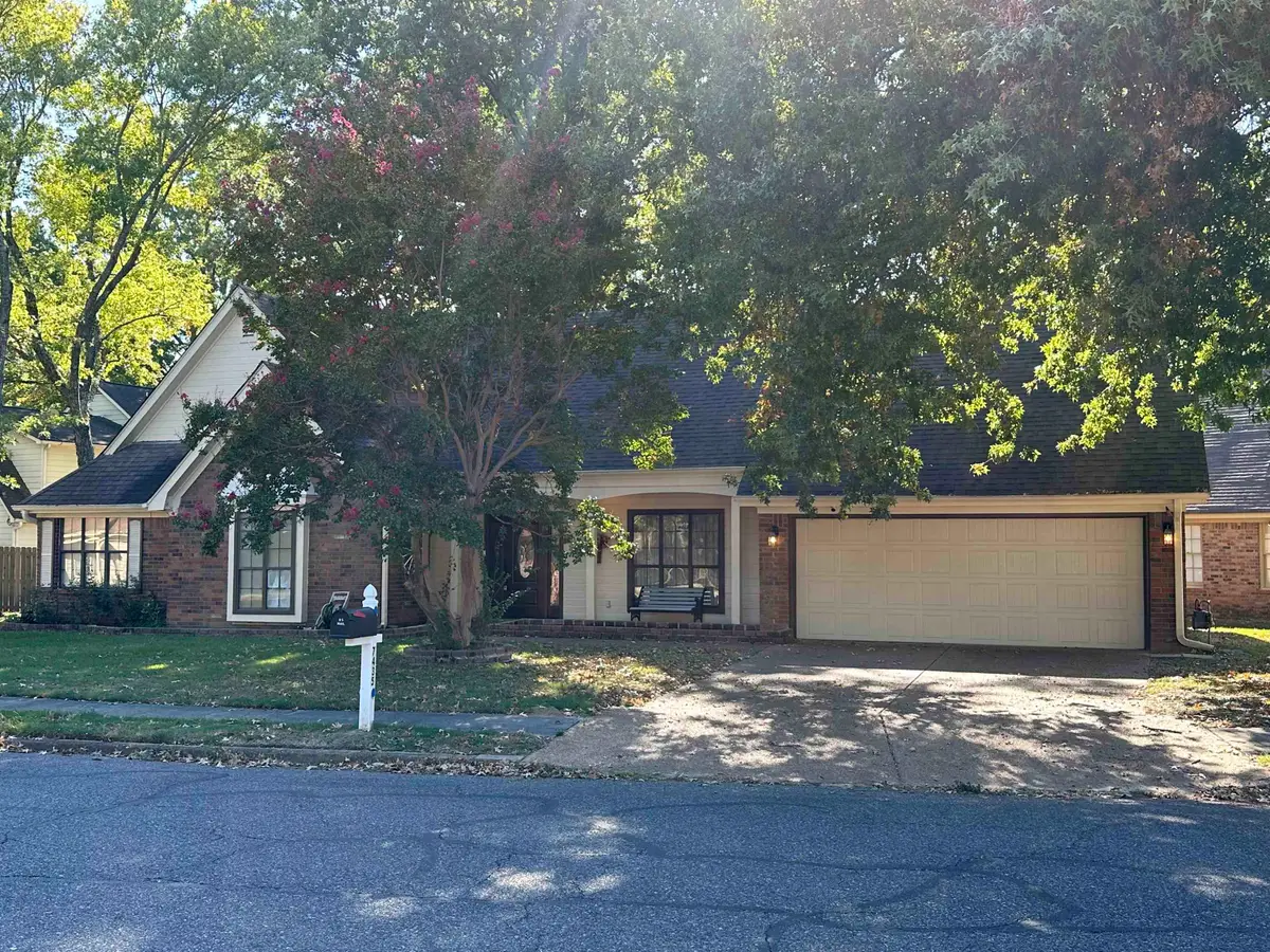 7435 WOODSHIRE RD, Memphis, TN 38125 - #1