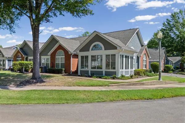1116 OAK TIMBER CIR #85, Collierville, TN 38017