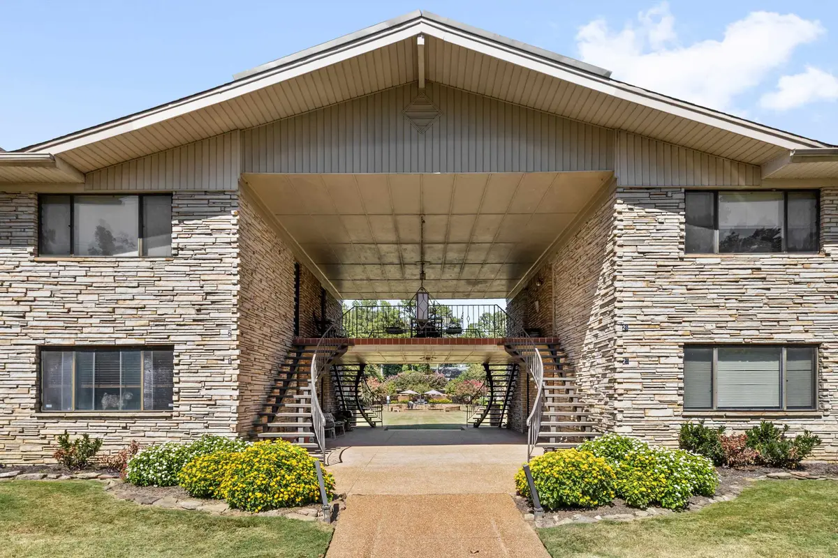 4400 POPLAR AVE #17, Memphis, TN 38117 - #1