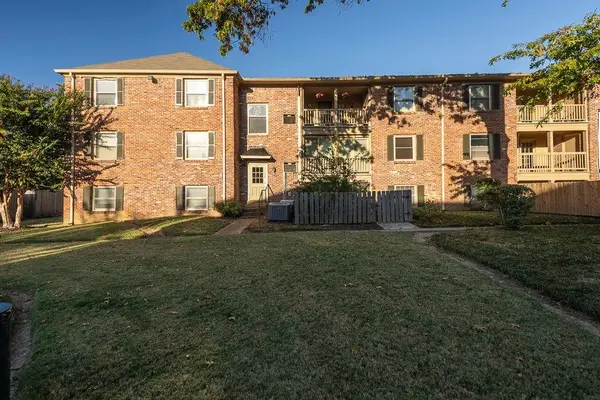 1207 MIDDLE CT #302M, Memphis, TN 38119