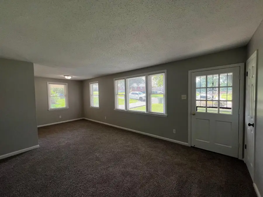 566 JENSON RD, Memphis, TN 38109 - #2