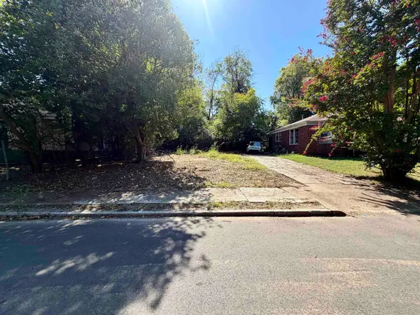 2425 FORREST AVE, Memphis, TN 38112