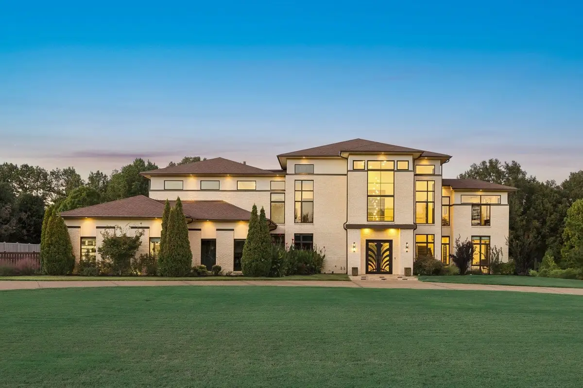 9942 LEGENDS DR, Germantown, TN 38139 - #1