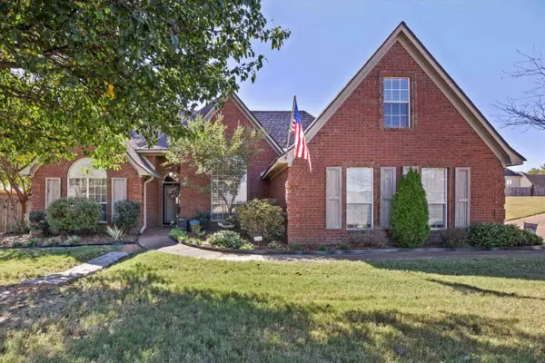 7735 SHADOW ELM RD, Bartlett, TN 38002