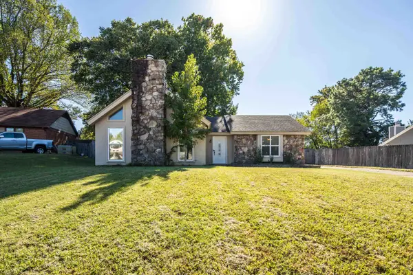 8153 SHALLOW GLEN TRL, Memphis, TN 38016