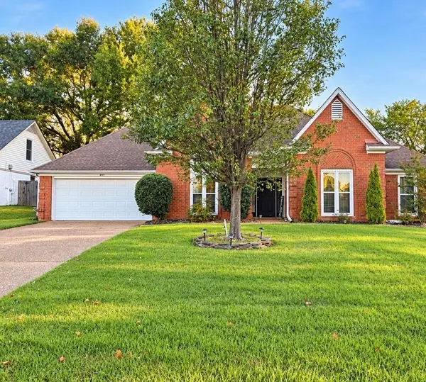 861 W WOOD CADE COVE CV, Cordova, TN 38018