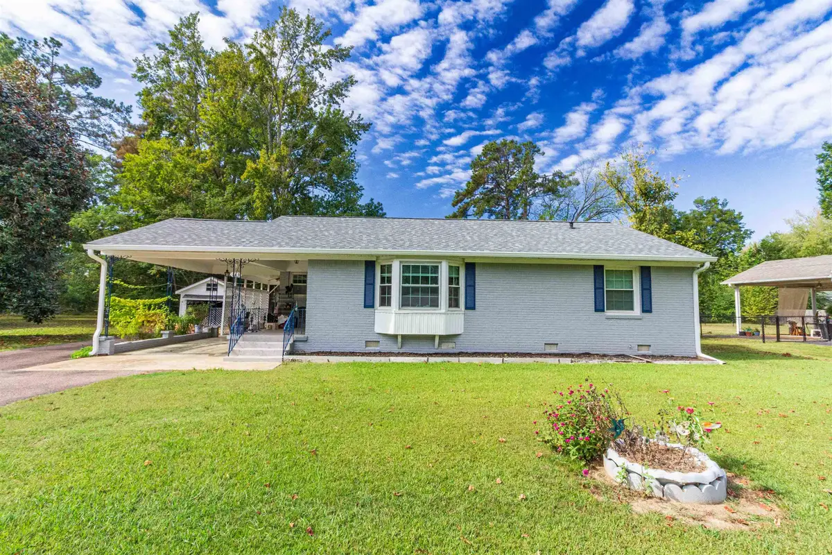 143 SUNRISE CV, Selmer, TN 38375 - #1