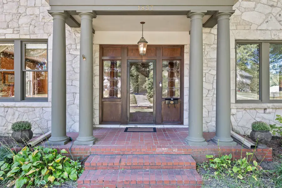 1857 CENTRAL AVE, Memphis, TN 38104 - #2