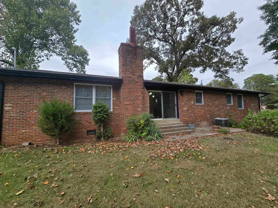 32 CHEROKEE DR, Jackson, TN 38301-3517 - #2