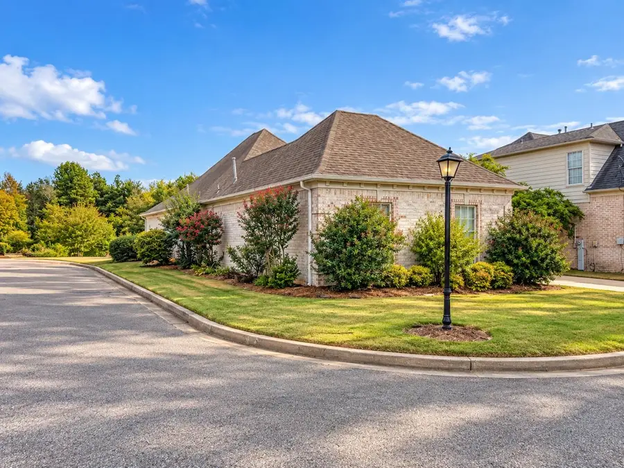 400 FOUNTAIN LAKE DR, Memphis, TN 38120 - #3