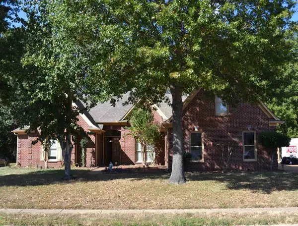 9160 HUNTINGTON OAK DR, Cordova, TN 38016