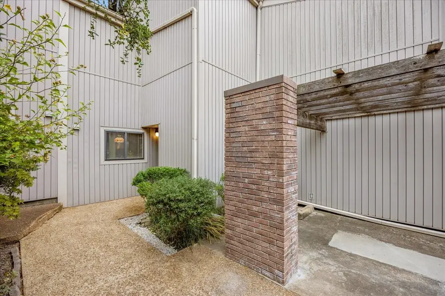 826 THISTLEDOWN DR, Memphis, TN 38117 - #2