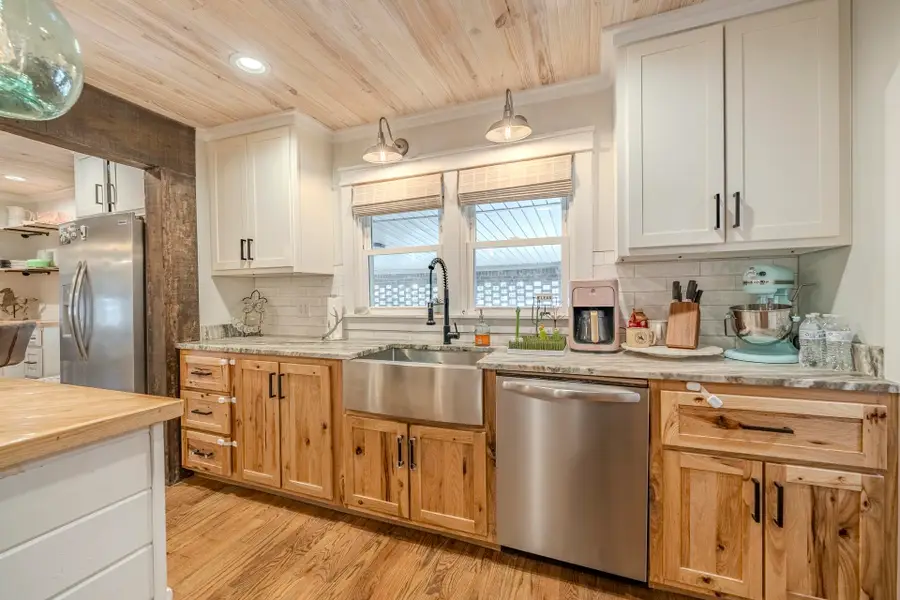 329 HILL AVE, Henderson, TN 38340 - #2