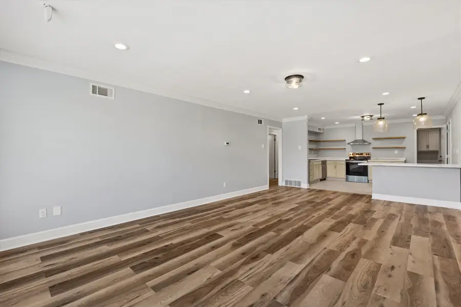 4400 POPLAR AVE #18, Memphis, TN 38117 - #3