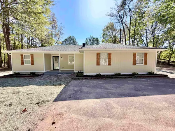 1365 FAIRWAY DR, Saulsbury, TN 38067
