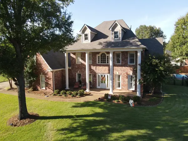 1580 N DAVENTRY CV, Collierville, TN 38017