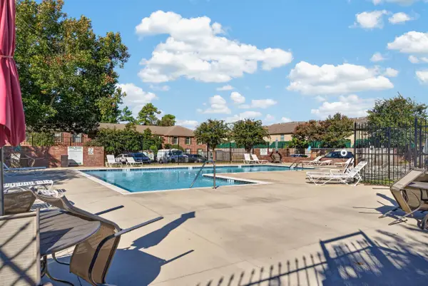 1208 MIDDLE CT #302, Memphis, TN 38119