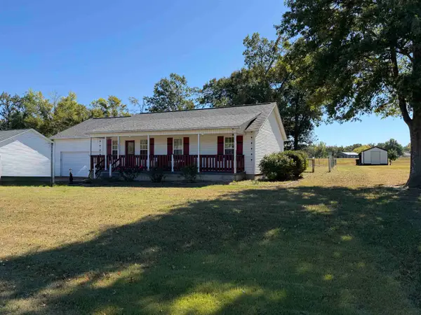 225 PAULINE DR DR, Adamsville, TN 38310