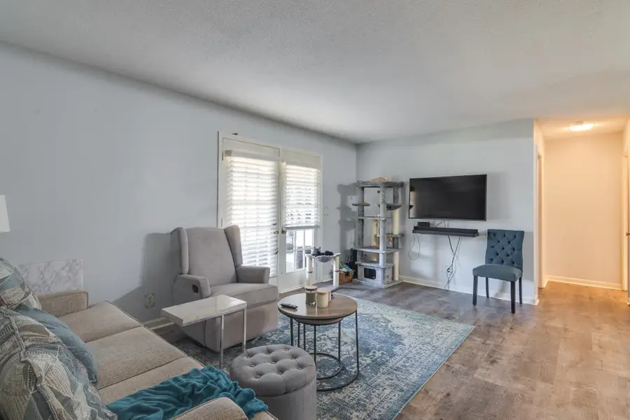 1208 MIDDLE CT #201, Memphis, TN 38119 - #2