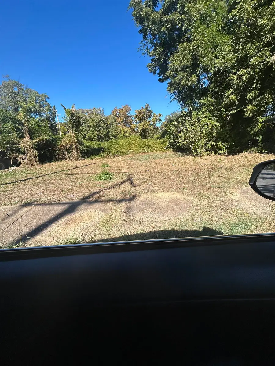 1372 MENAGER RD, Memphis, TN 38106 - #2