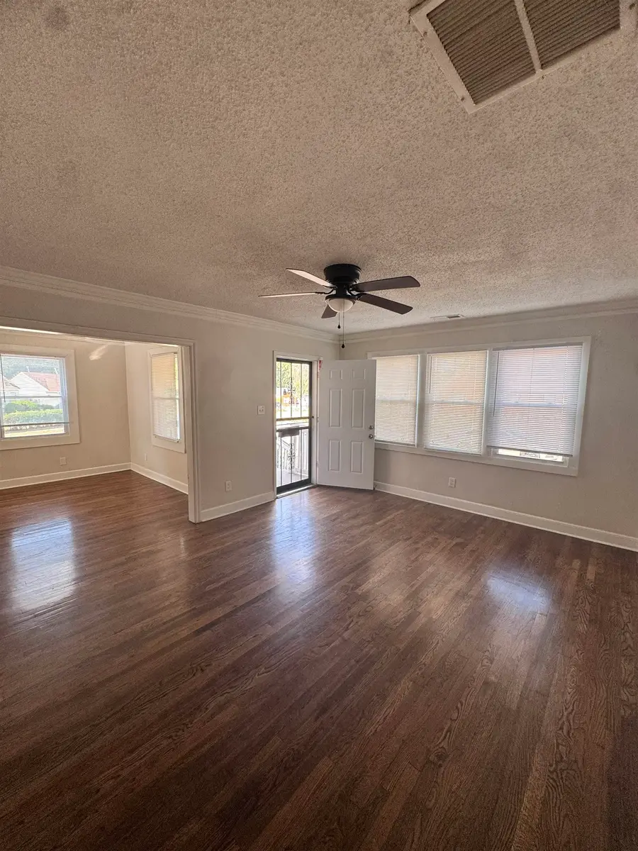 1051 SEYMOUR ST, Memphis, TN 38108 - #2