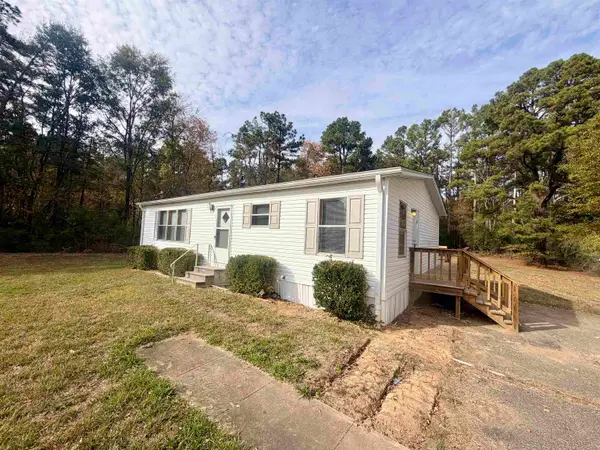 542 FARBER DR, Adamsville, TN 38310-2428