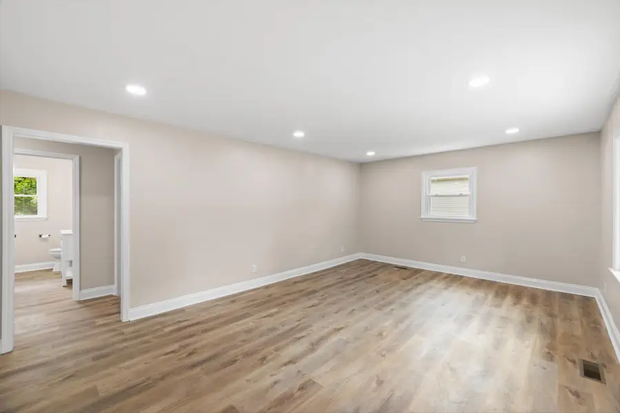 308 N Georgia Avenue, Etowah, TN 37331 - Image #2