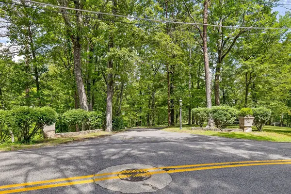 891 Fleetwood Drive, Lookout Mountain, TN 37350