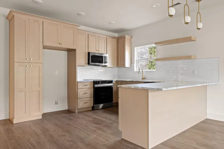 925 N Chamberlain Avenue, Chattanooga, TN 37406 - #3