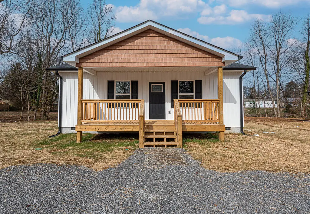 430 Englewood Road, Madisonville, TN 37354 - Image #1