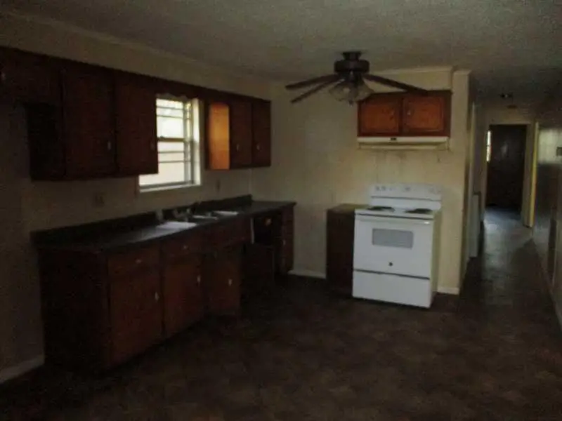 639 Southard Street, Tellico Plains, TN 37385 - Image #3