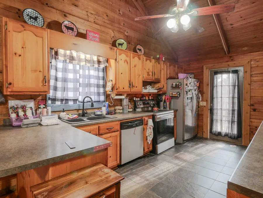 1099 Thomas Road, Benton, TN 37307 - Image #2