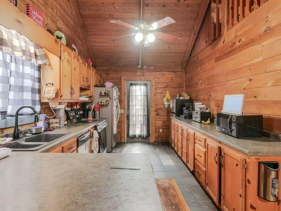 1099 Thomas Road, Benton, TN 37307 - Image #3