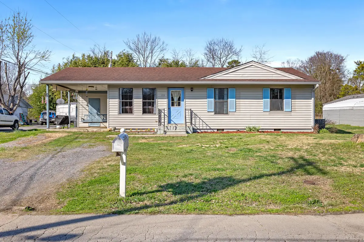 915 Latham Street, Etowah, TN 37331 - #1
